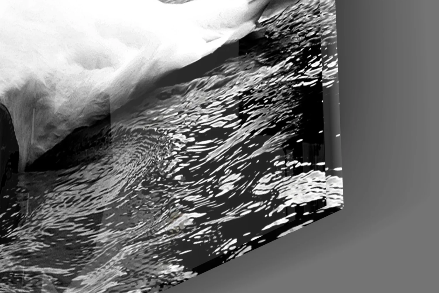 Swan Glass Wall Art - Image 7